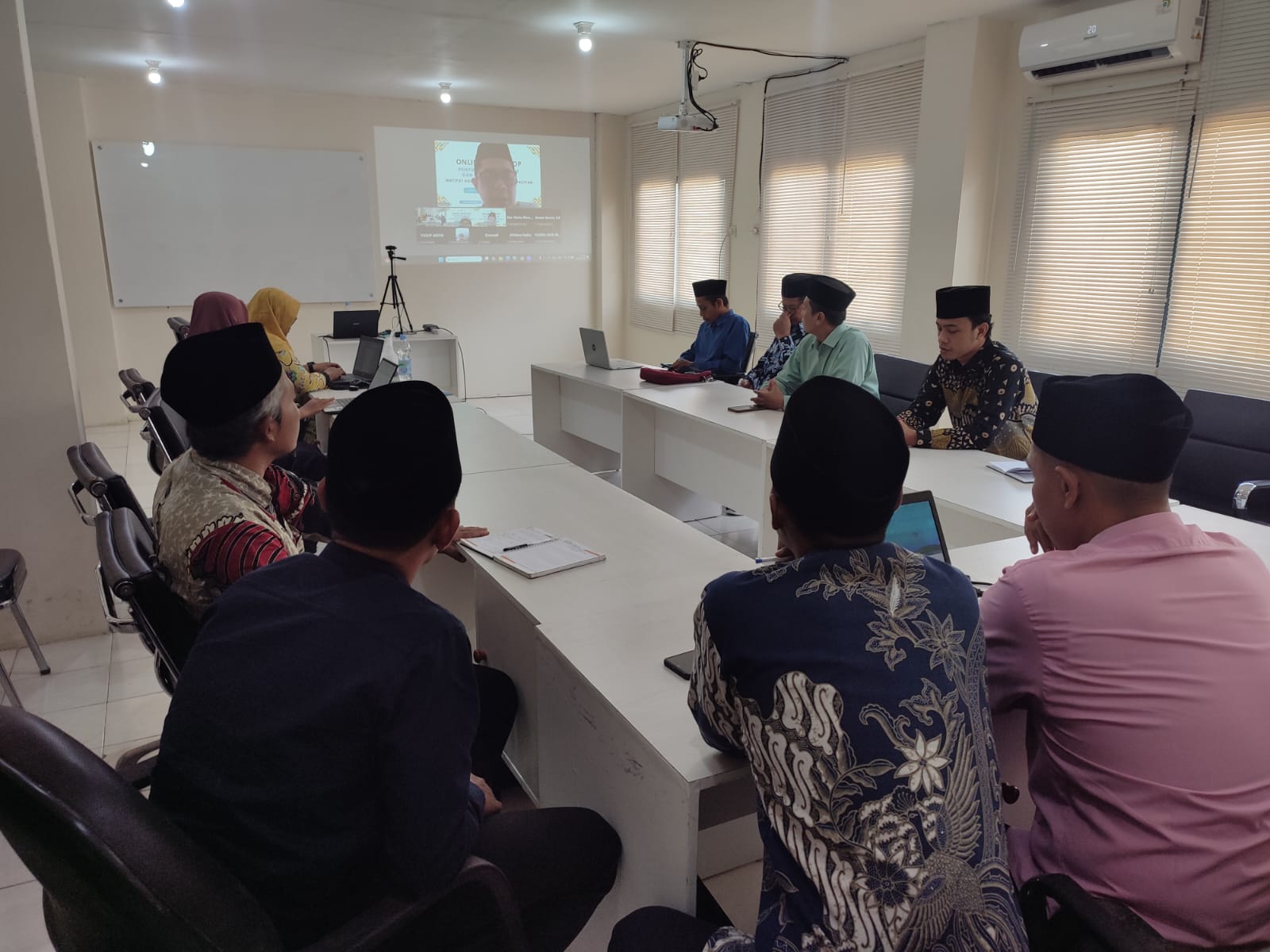 IAIT Pacitan Gelar Workshop Online Penyusunan Kurikulum dan RPS Berbasis OBE Gandeng LPM UIN Raden Mas Said
