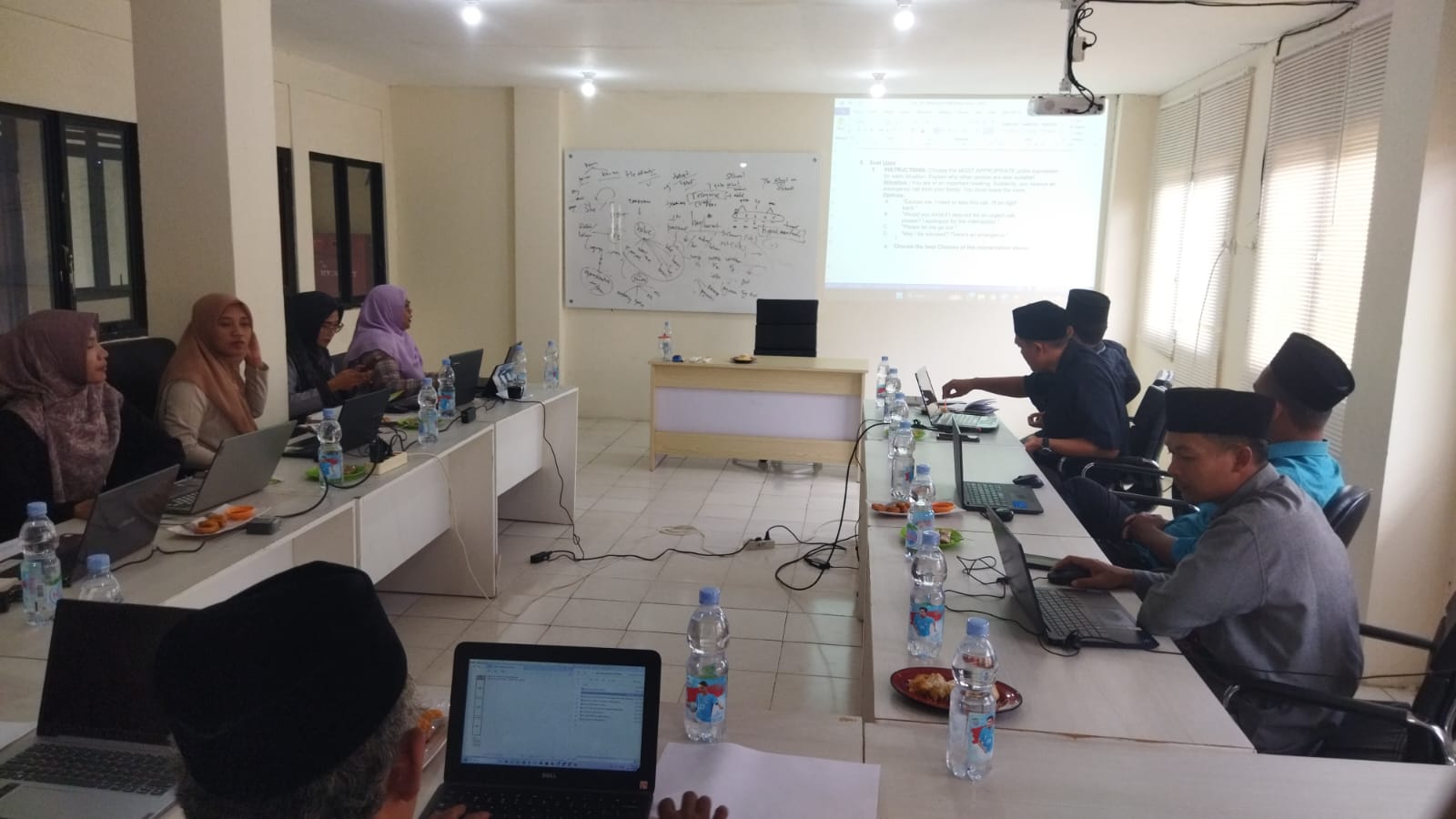 IAIT Pacitan Gelar Verifikasi Soal UTS dan Pemaparan Hasil Review Kurikulum OBE