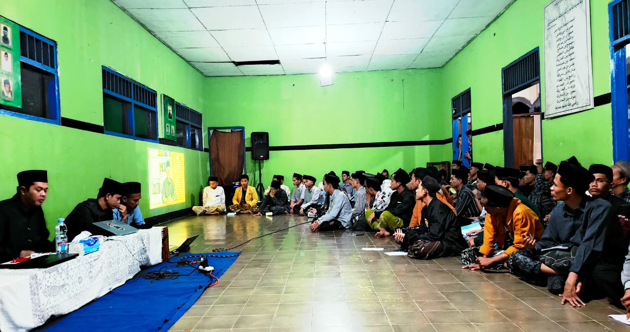 Perkenalkan Kampus kepada Santri, IAI Attarmasi Pacitan Gelar Sosialisasi PMB di Pondok Tremas